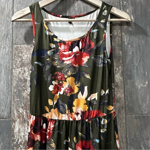 Small - Green Maxi Dress - Picture 3 of 4